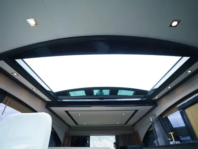 Pre-Owned 2016 Sea ray L 590 for Sale | Vancouver, BC | M&P Yacht Centre | 6825a54236433266770c96ff