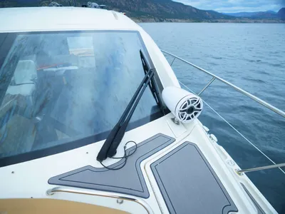 Pre-Owned 2016 Sea ray L 590 for Sale | Vancouver, BC | M&P Yacht Centre | 6825a54236433266770c96ff