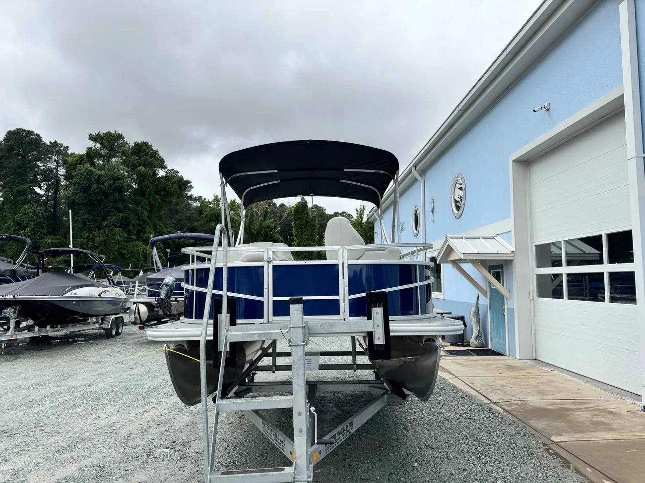2025 SunChaser Vista 18 Fish-3