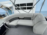 2025 SunChaser Vista 18 Fish-9