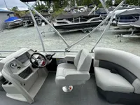 2025 SunChaser Vista 18 Fish-7