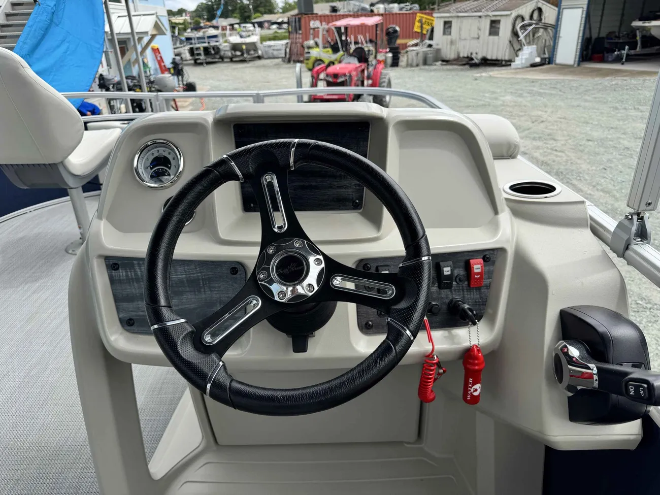 2025 SunChaser Vista 18 Fish-8