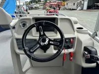 2025 SunChaser Vista 18 Fish-8