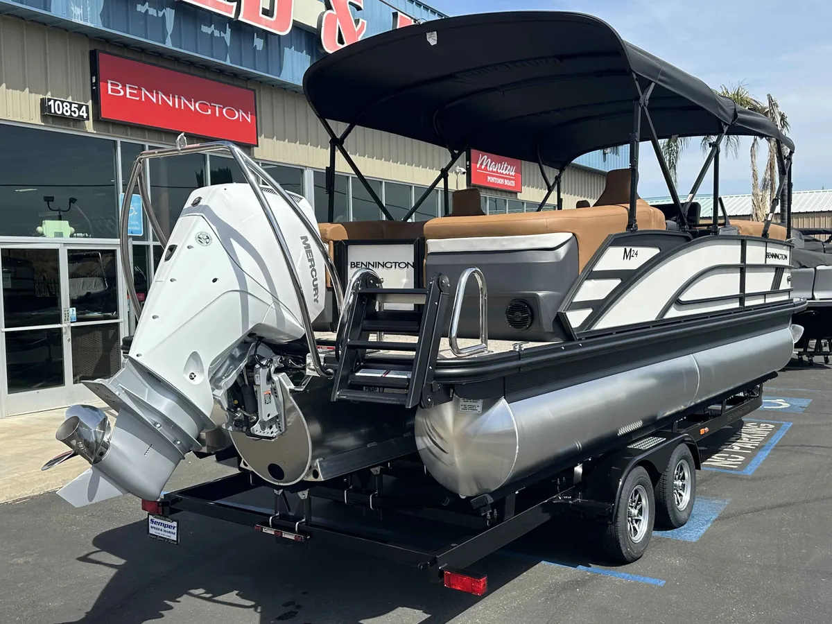 2025 Bennington 24 MFB-5