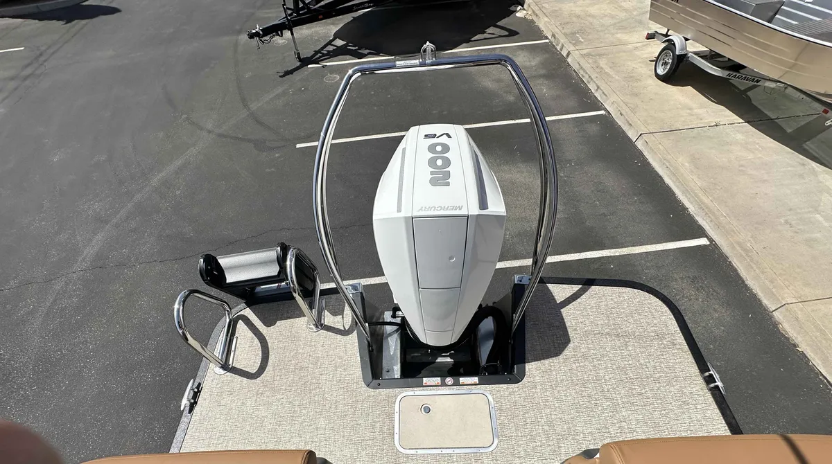2025 Bennington 24 MFB-27