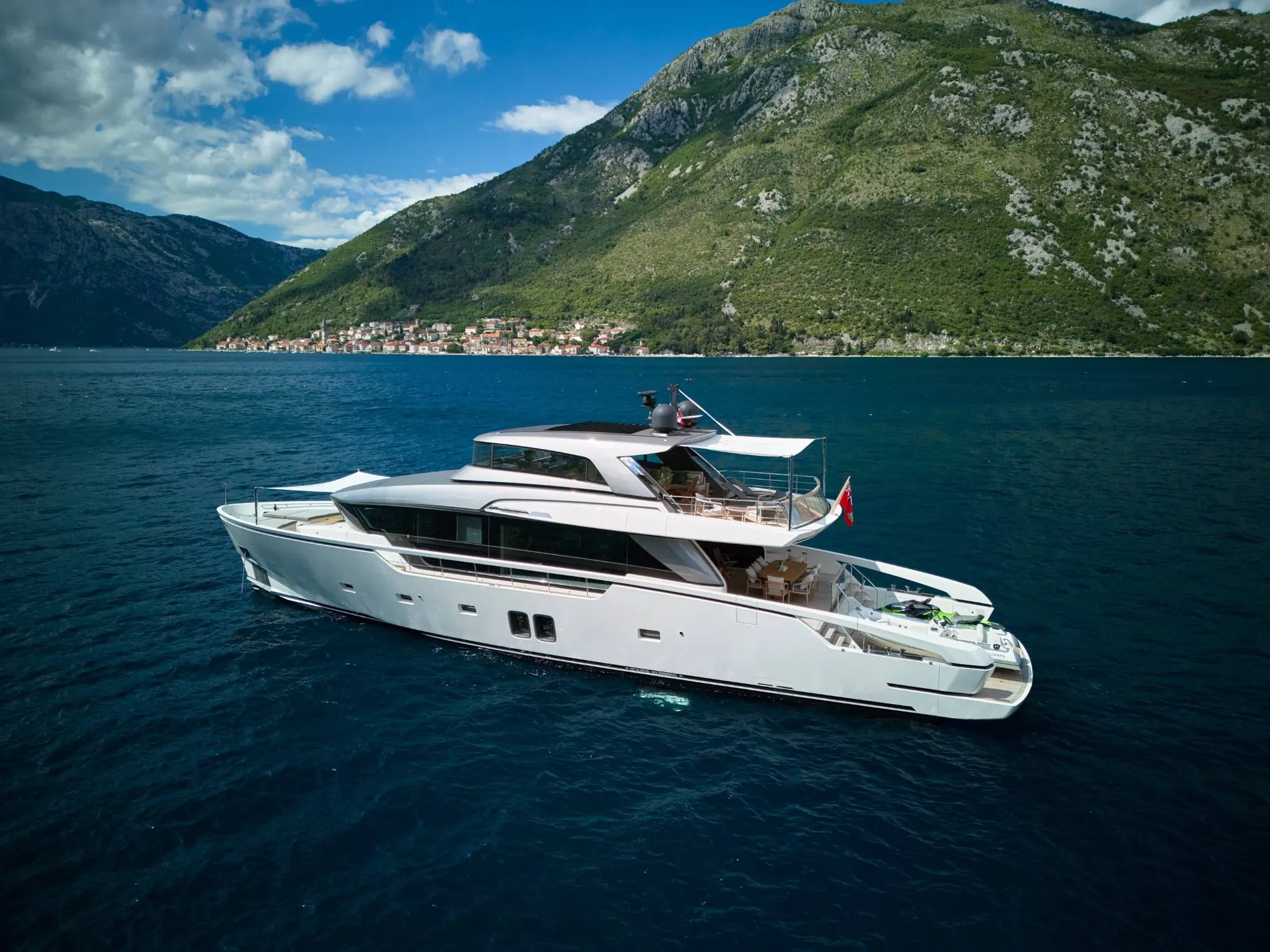 Pre-Owned 2020 Sanlorenzo SX88 for Sale | Vancouver, BC | M&P Yacht Centre | 6840d55e2f5140ce4803efcc