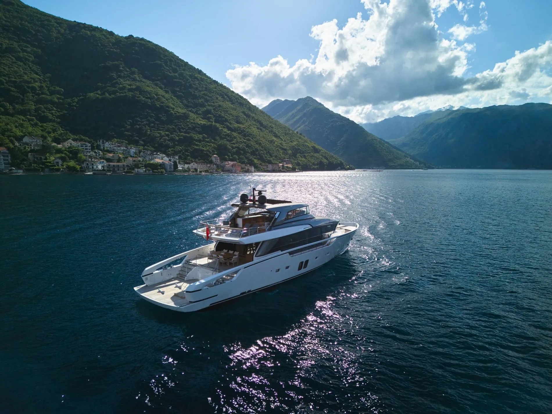 Pre-Owned 2020 Sanlorenzo SX88 for Sale | Vancouver, BC | M&P Yacht Centre | 6840d55e2f5140ce4803efcc