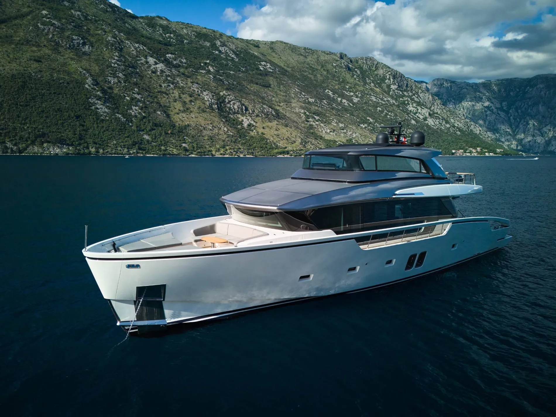 Pre-Owned 2020 Sanlorenzo SX88 for Sale | Vancouver, BC | M&P Yacht Centre | 6840d55e2f5140ce4803efcc
