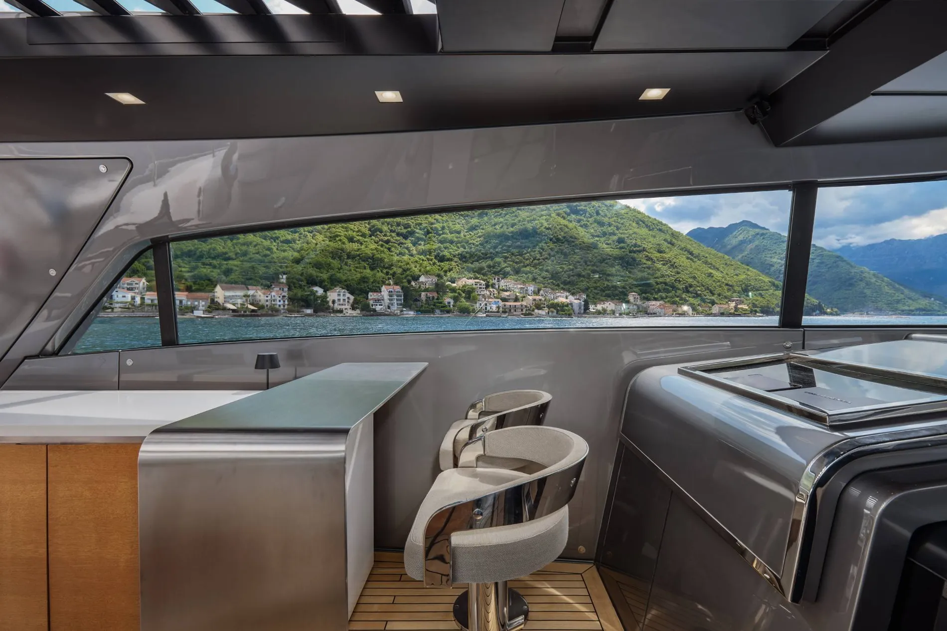 Pre-Owned 2020 Sanlorenzo SX88 for Sale | Vancouver, BC | M&P Yacht Centre | 6840d55e2f5140ce4803efcc