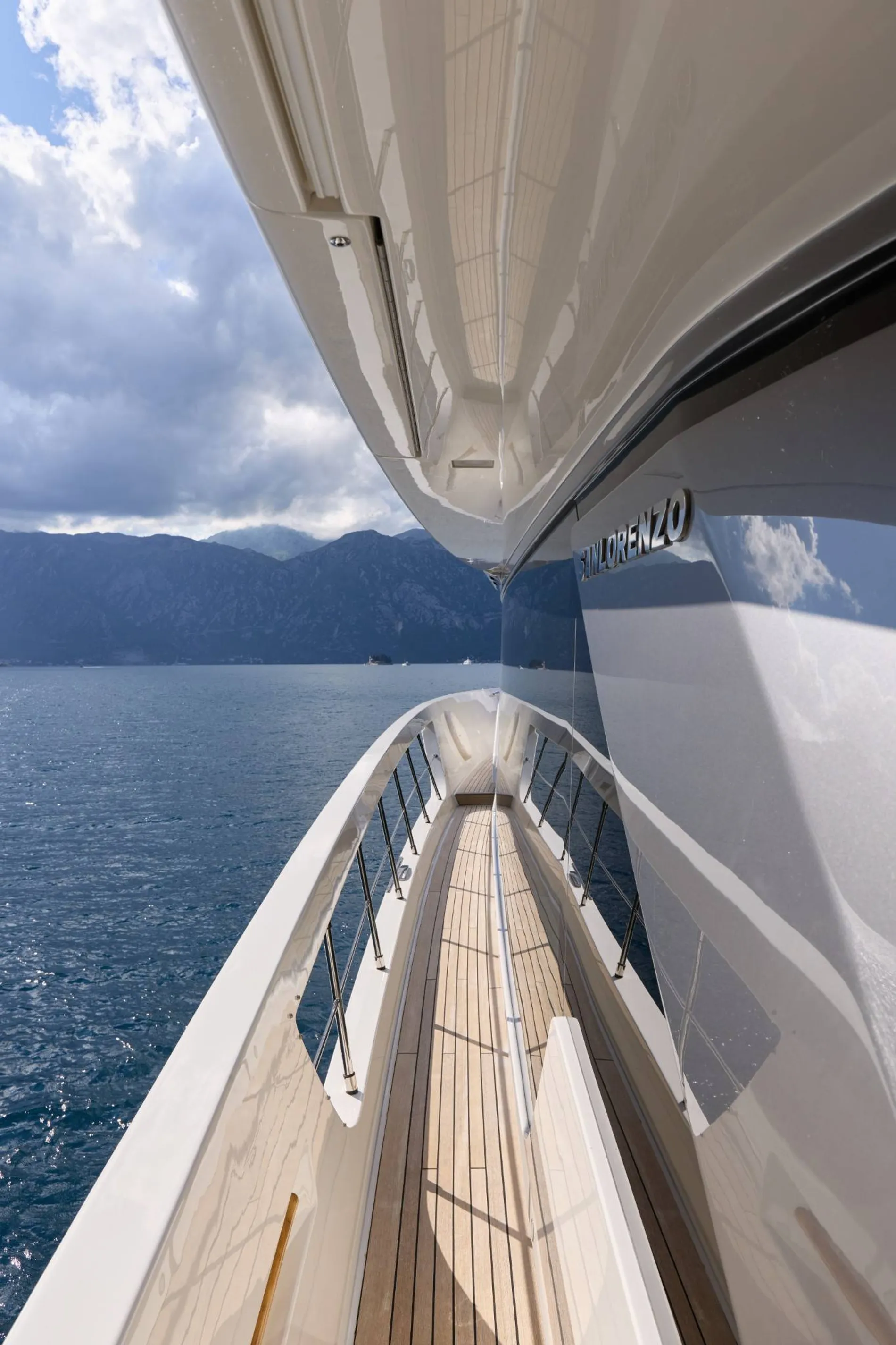 Pre-Owned 2020 Sanlorenzo SX88 for Sale | Vancouver, BC | M&P Yacht Centre | 6840d55e2f5140ce4803efcc