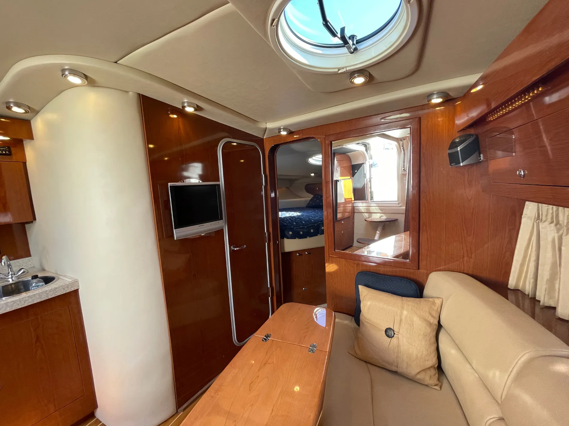 Pre-Owned 2007 Regal 3760 Commodore for Sale | Vancouver, BC | M&P Yacht Centre | 6840e7fb8b846d76a40da5b3