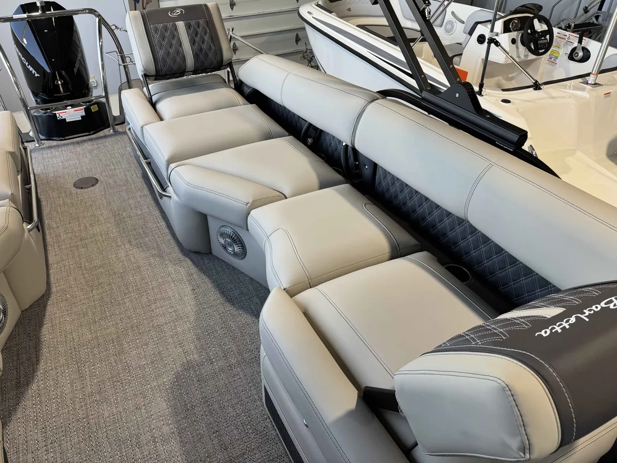 boat-carouselImage-image