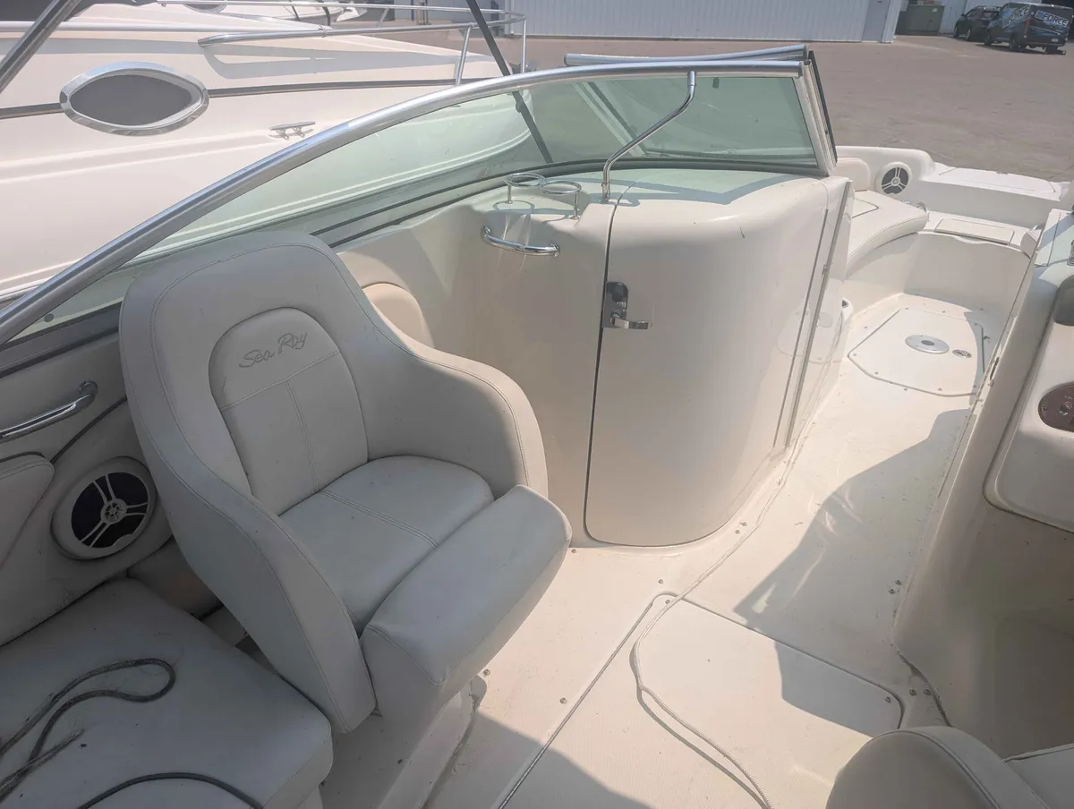 boat-carouselImage-image