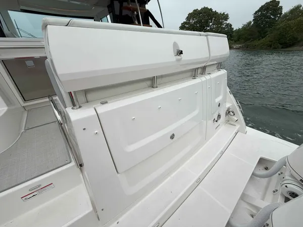 2025 Regal 38 FXO detail image 22