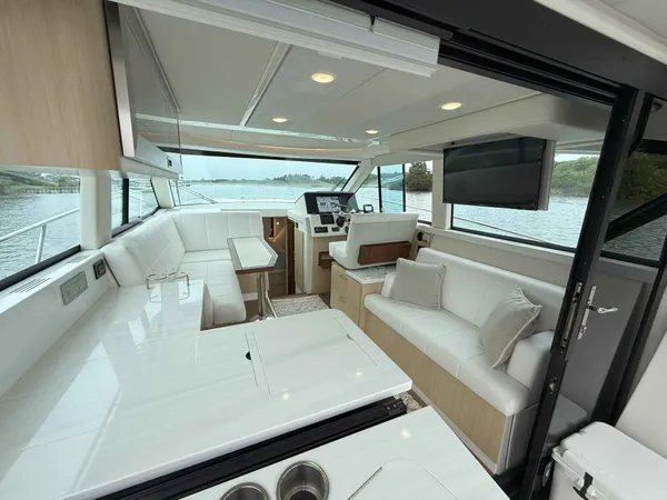 2025 Regal 38 FXO detail image 32