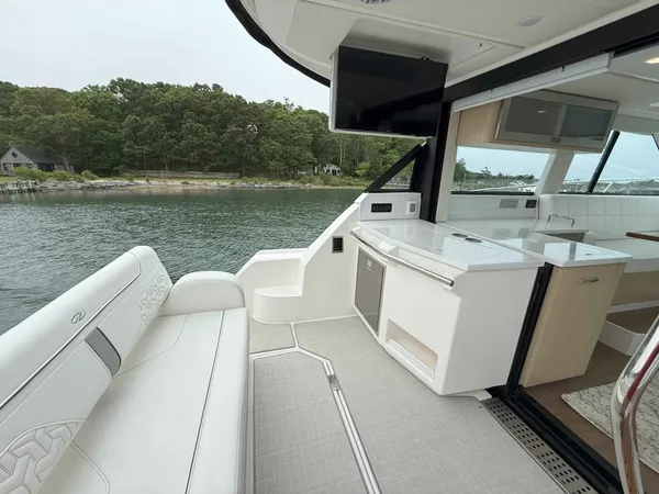 2025 Regal 38 FXO detail image 26