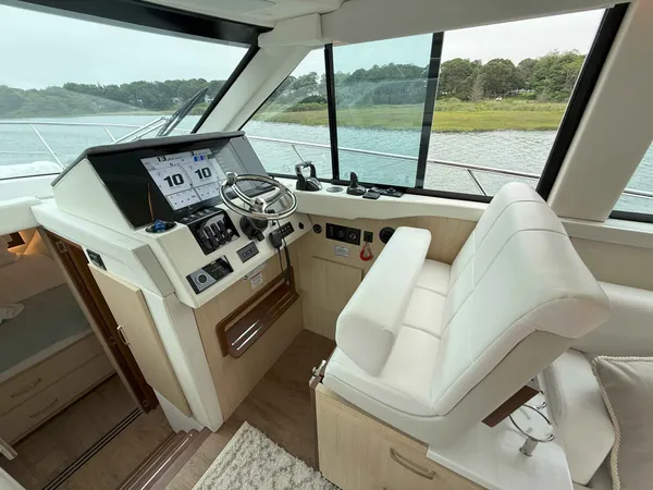 2025 Regal 38 FXO detail image 38
