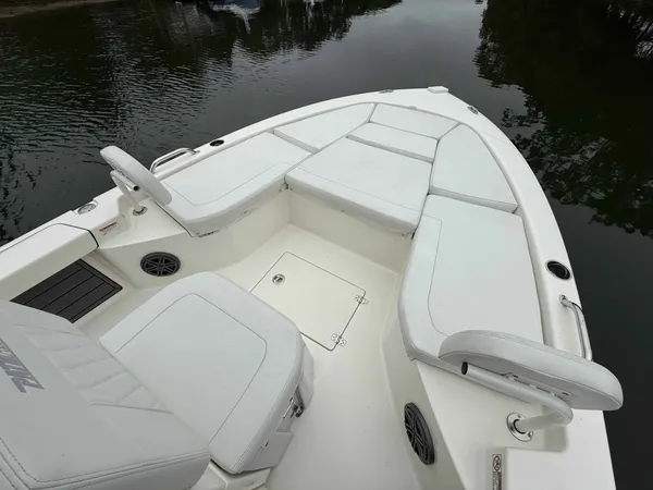2024 Cobia PATHFINDER 2200 TRS detail image 15