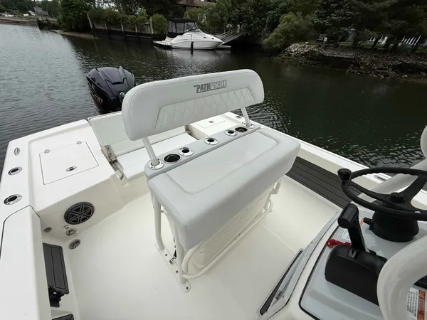 2024 Cobia PATHFINDER 2200 TRS detail image 11