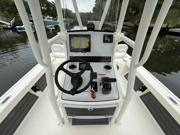 2024 Cobia PATHFINDER 2200 TRS detail image 14