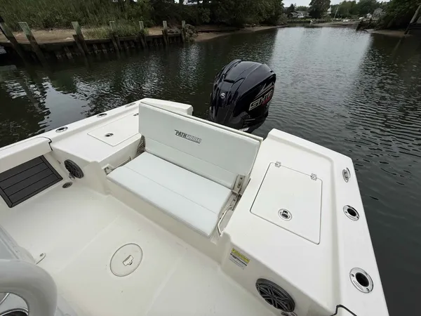 2024 Cobia PATHFINDER 2200 TRS detail image 10