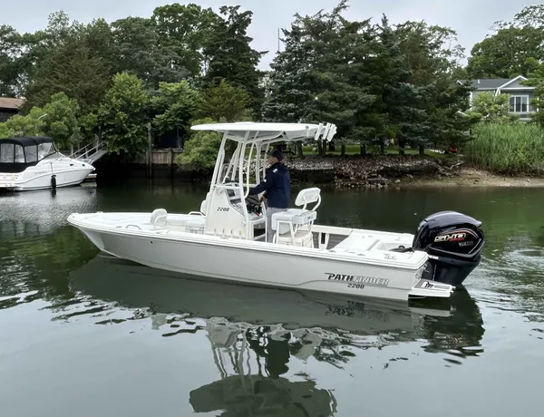 2024 Cobia PATHFINDER 2200 TRS detail image 5
