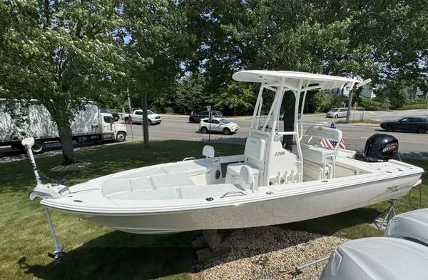 2024 Cobia PATHFINDER 2200 TRS detail image 19