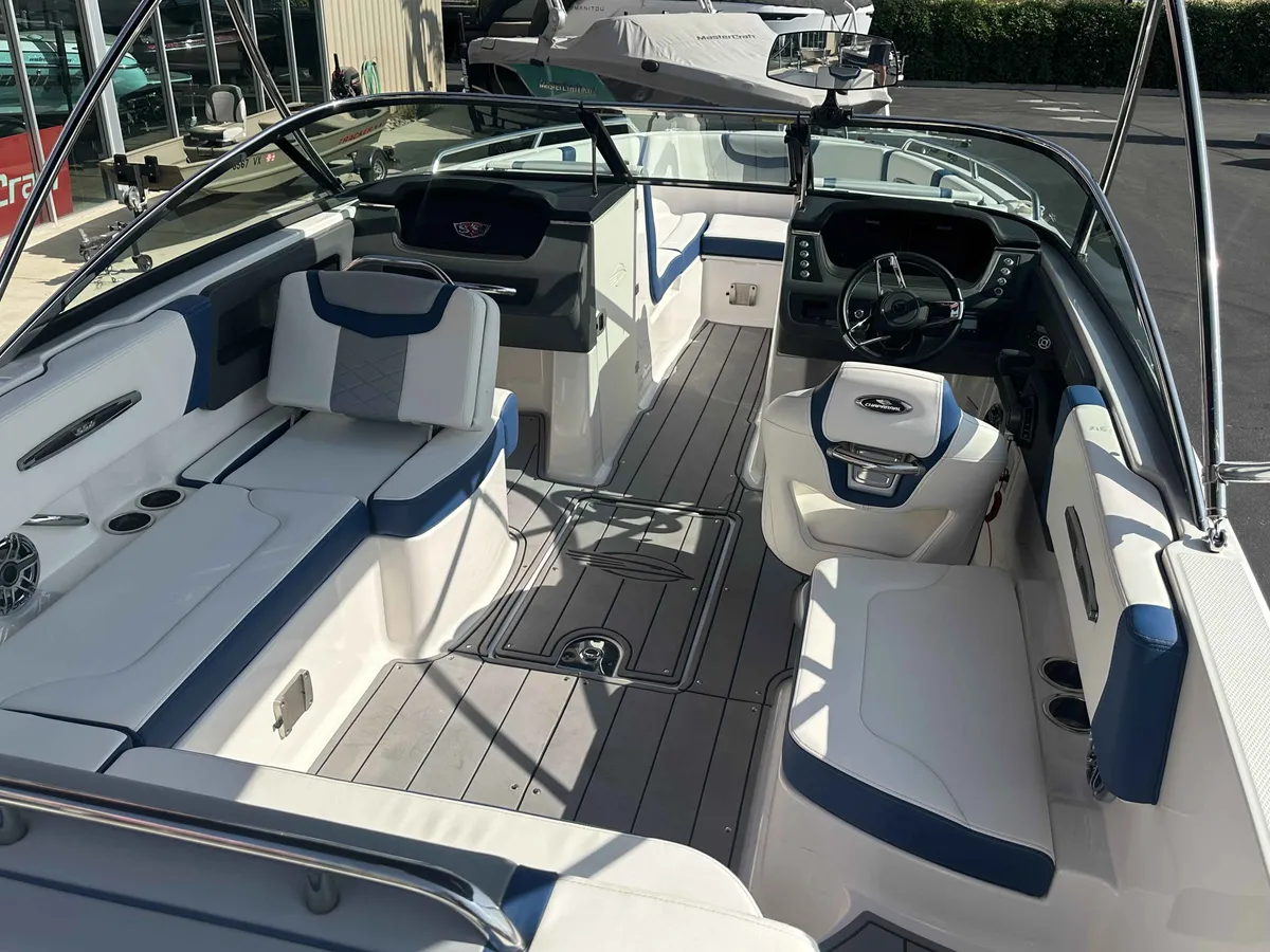 2022 Chaparral 247 SSX-10