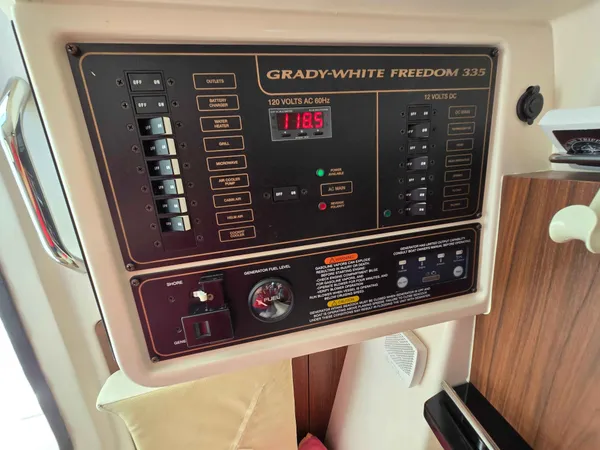 2017 Grady White 335 FREEDOM detail image 21