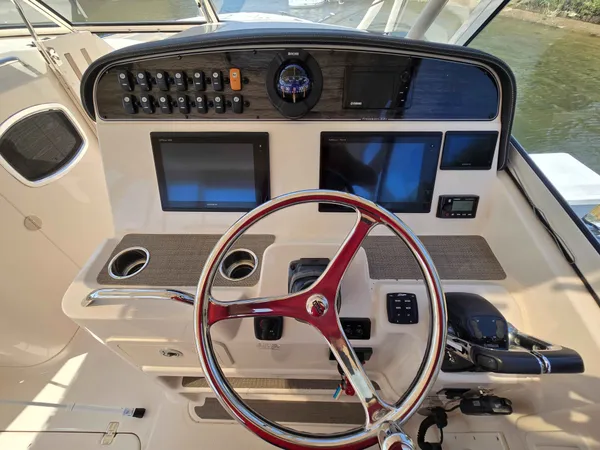 2017 Grady White 335 FREEDOM detail image 14