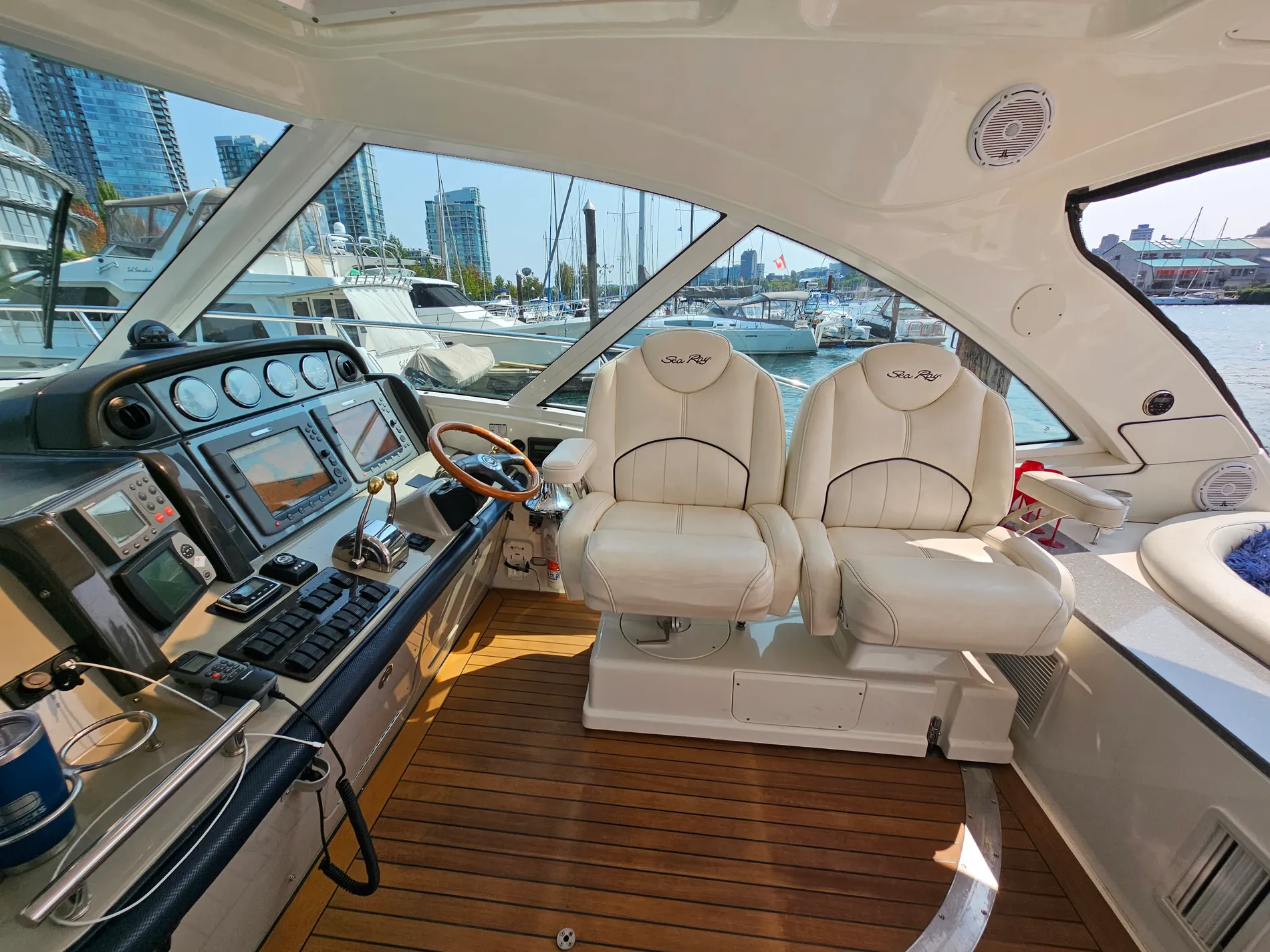 Pre-Owned 2005 Sea ray Sundancer 48 for Sale | Vancouver, BC | M&P Yacht Centre | 6865a127785d9511de0398fc