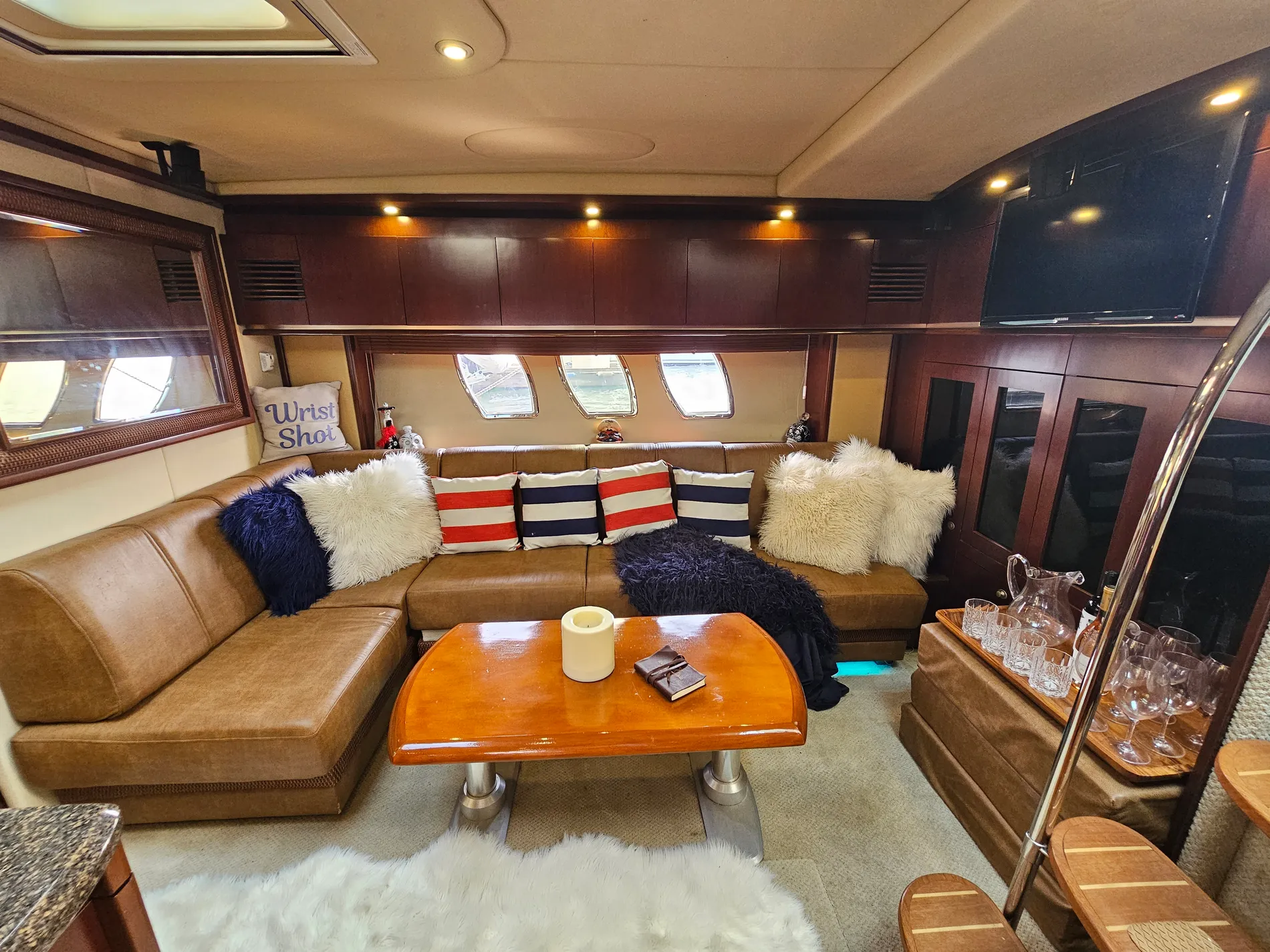 Pre-Owned 2005 Sea ray Sundancer 48 for Sale | Vancouver, BC | M&P Yacht Centre | 6865a127785d9511de0398fc