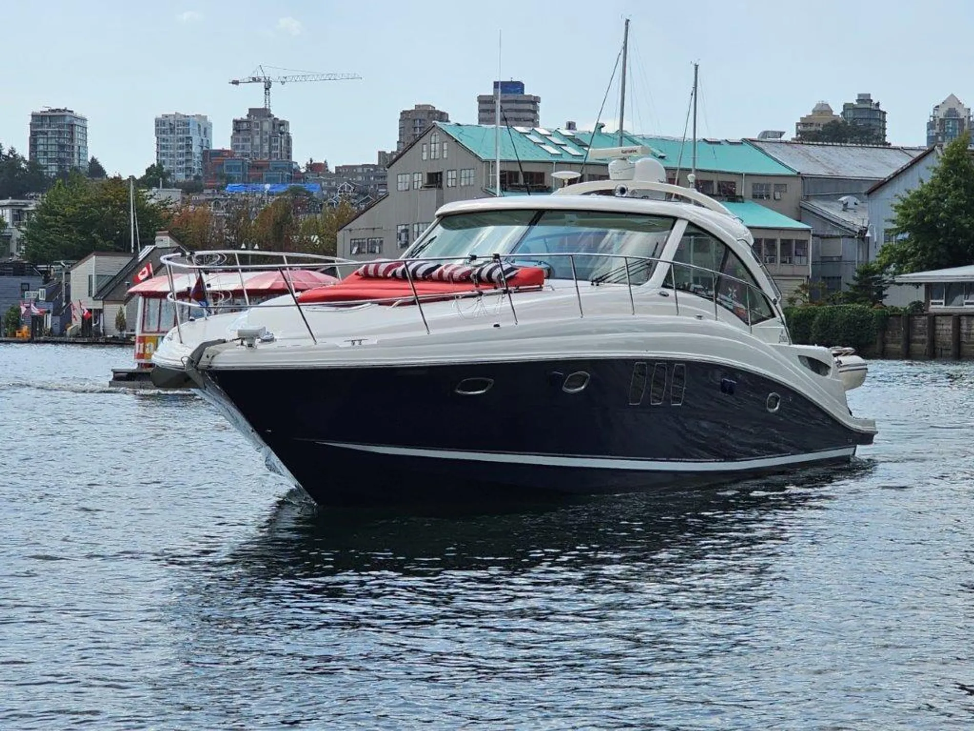 Pre-Owned 2005 Sea ray Sundancer 48 for Sale | Vancouver, BC | M&P Yacht Centre | 6865a127785d9511de0398fc