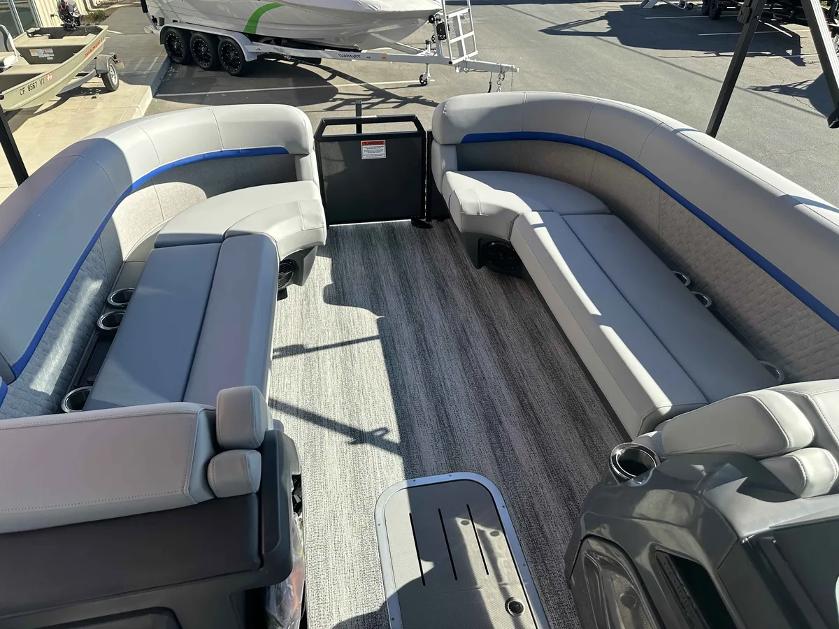 2025 Bennington 24 MSB-11