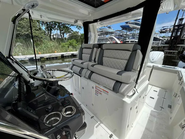 2026 Pursuit S 328 detail image 9