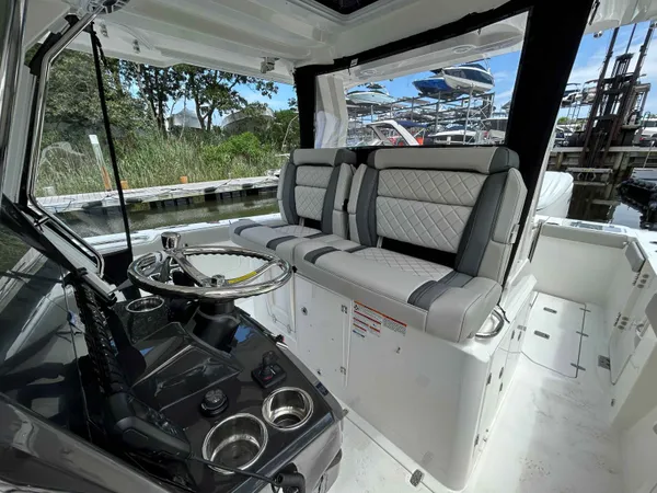 2026 Pursuit S 328 detail image 10