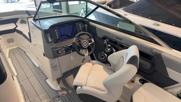 2025 Chaparral 260 Surf-10