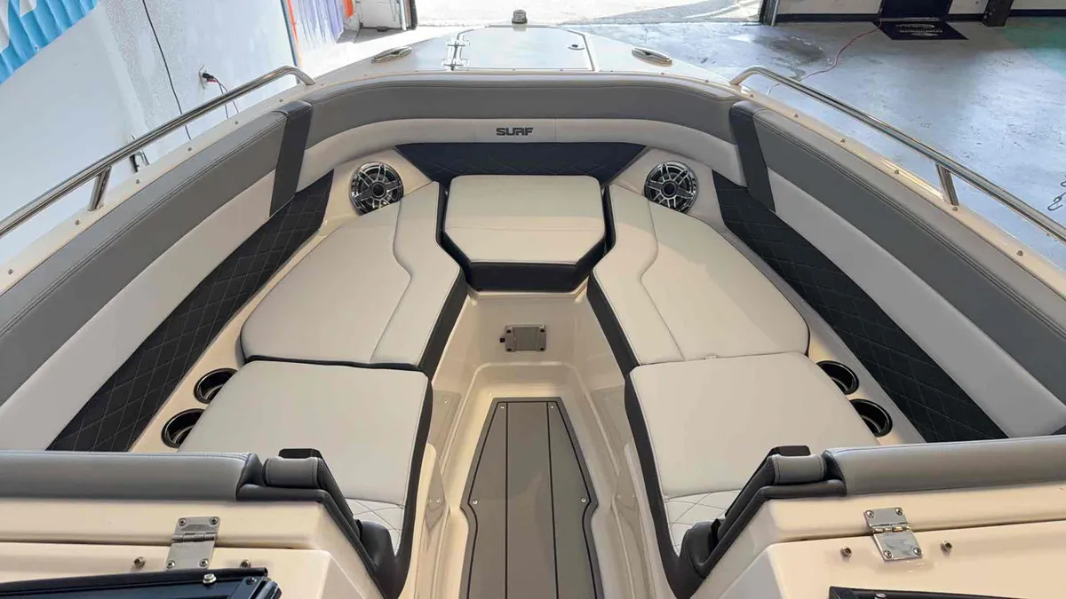 2025 Chaparral 260 Surf-8