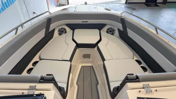 2025 Chaparral 260 Surf-9