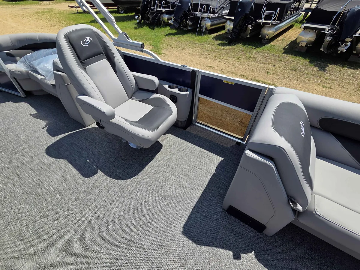 boat-carouselImage-image