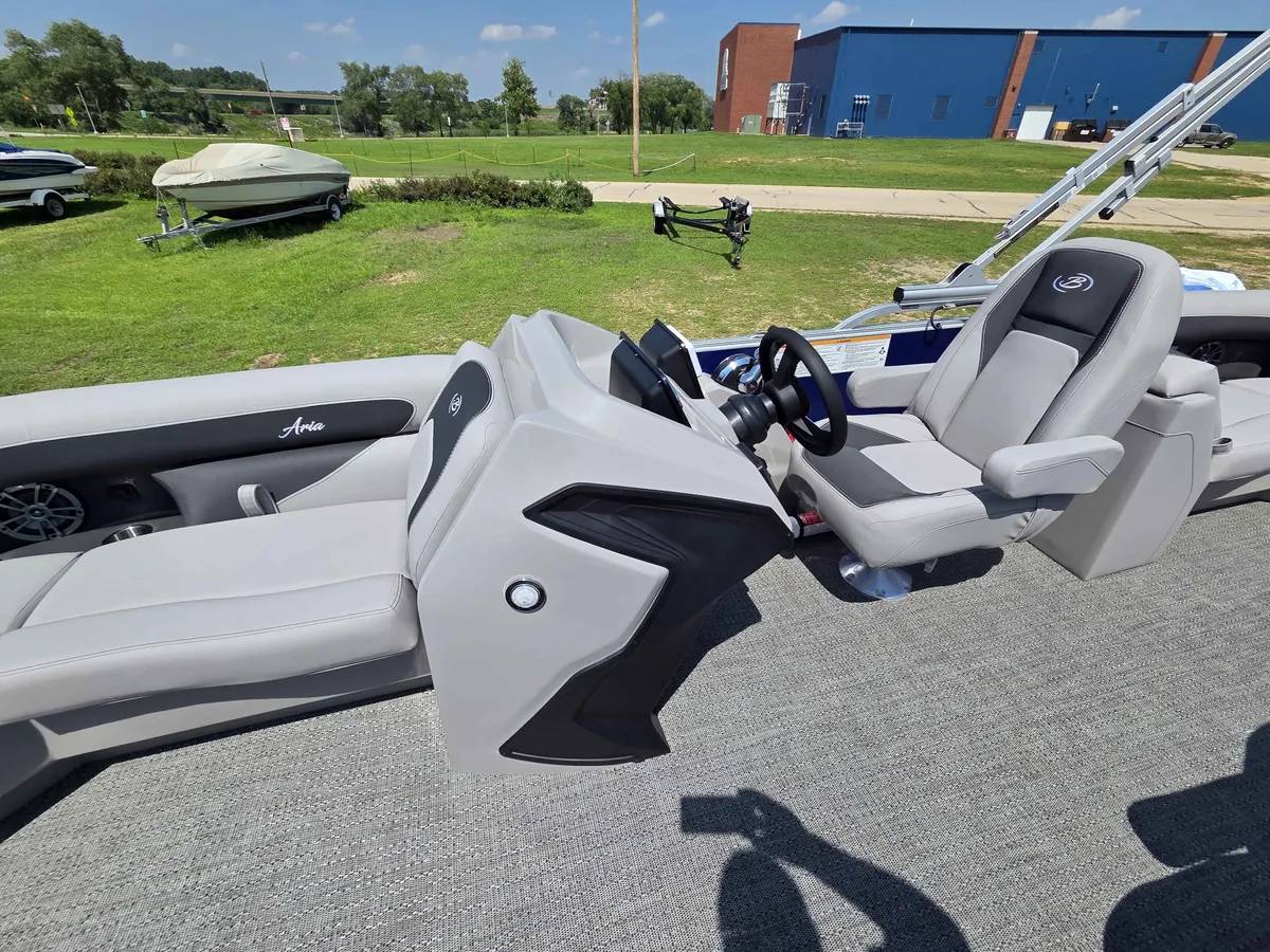 boat-carouselImage-image