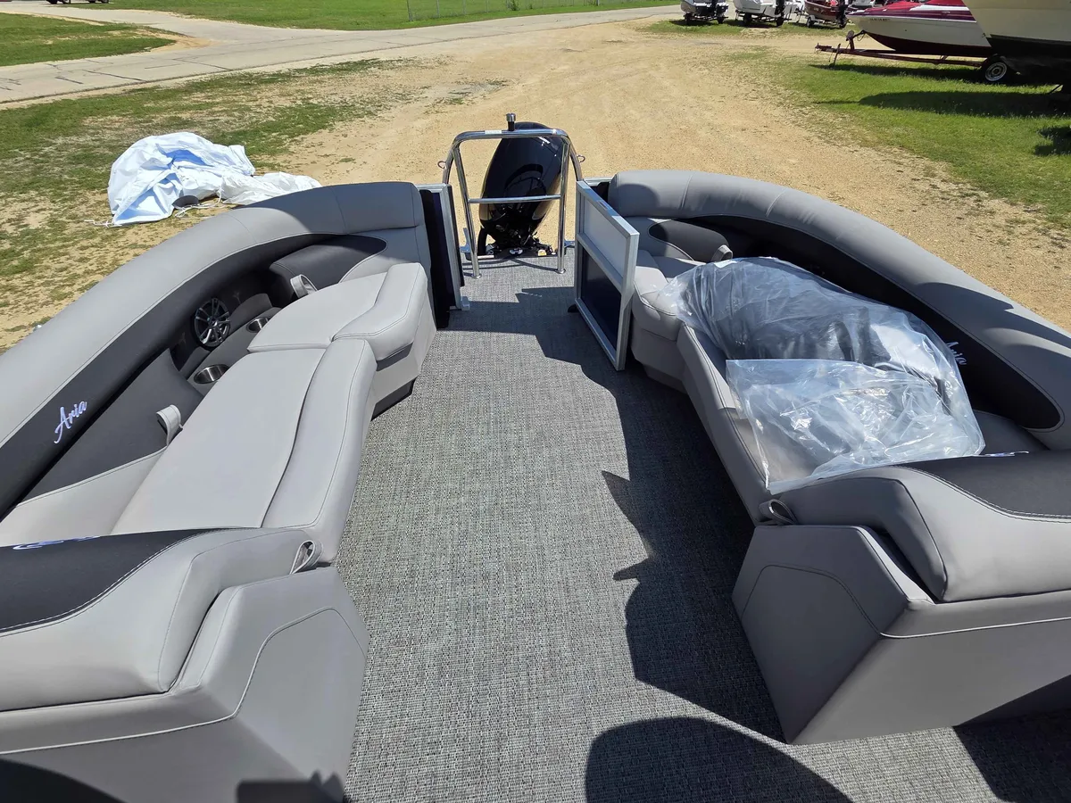 boat-carouselImage-image