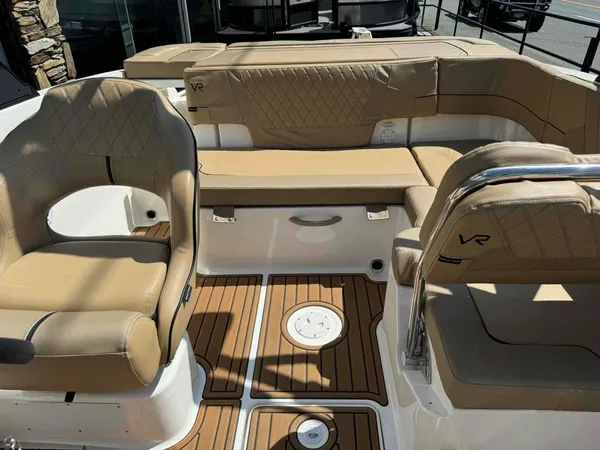 2022 Bayliner VR5-7