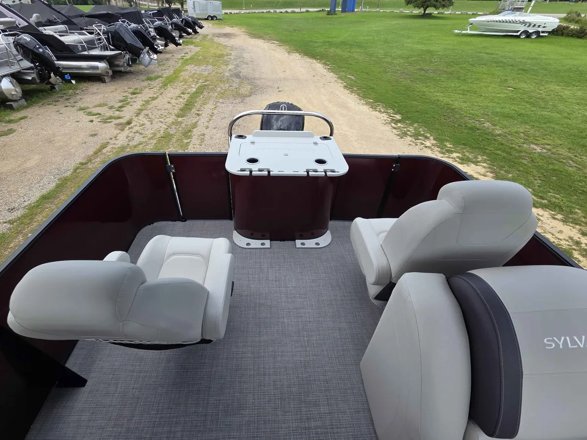 boat-carouselImage-image