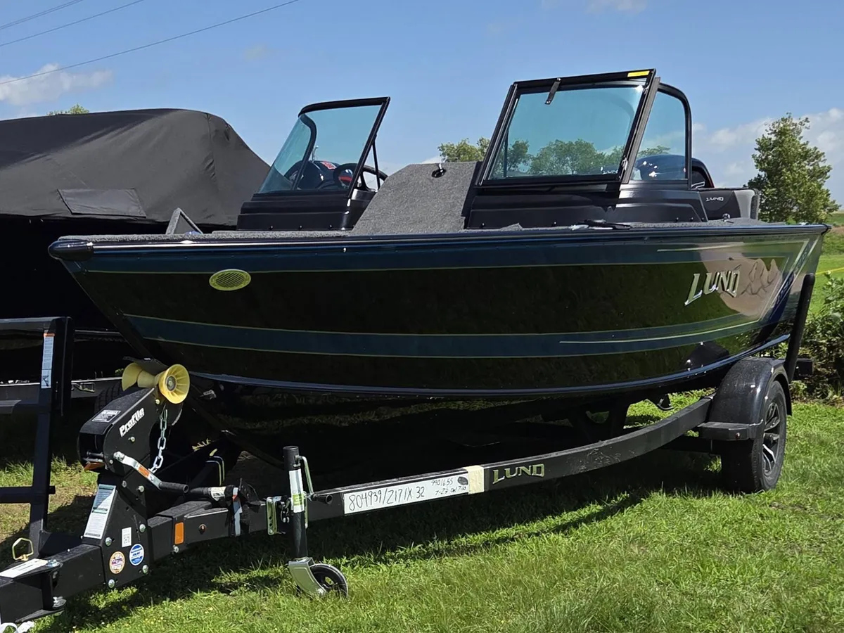 boat-carouselImage-image
