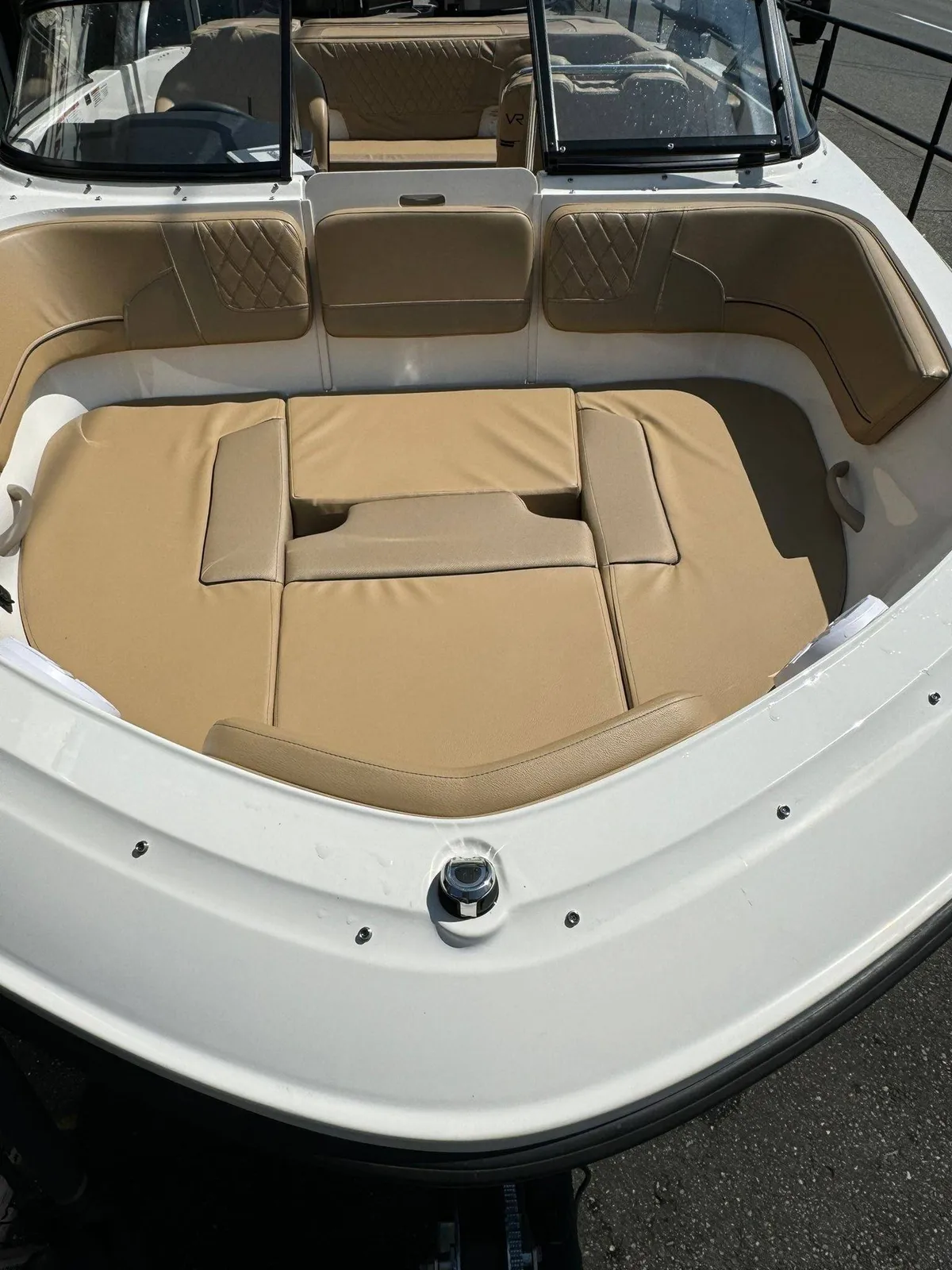 2022 Bayliner VR5-8