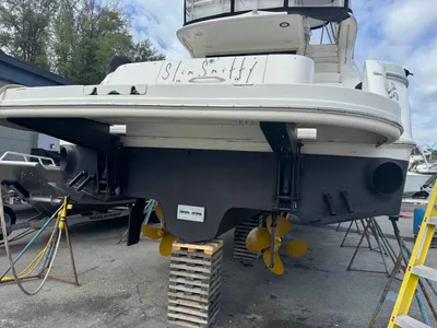 Pre-Owned 2002 Sea ray 560 Sedan Bridge for Sale | Vancouver, BC | M&P Yacht Centre | 678c2da7dd2070a5b007d17f