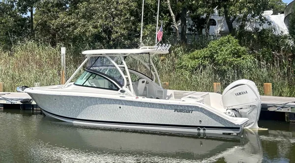 2026 Pursuit DC 246 detail image 1
