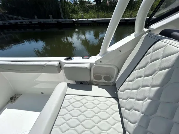 2026 Pursuit DC 246 detail image 12