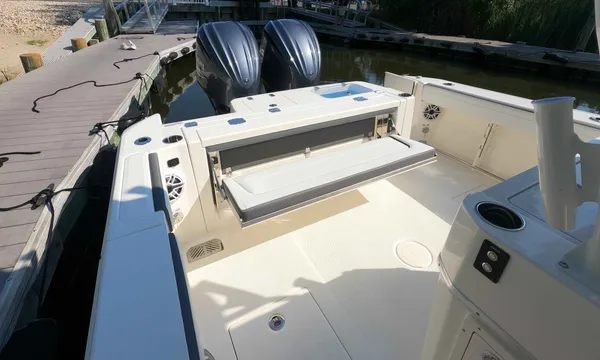 2026 Cobia 285 CC detail image 3